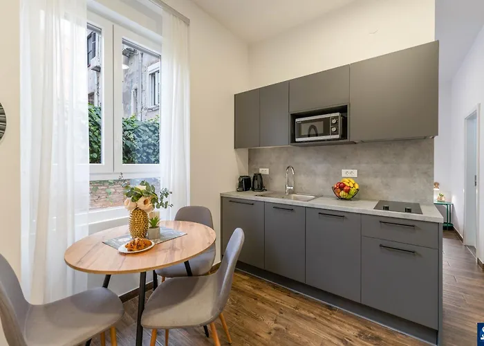 Colosseum Garden * Pula