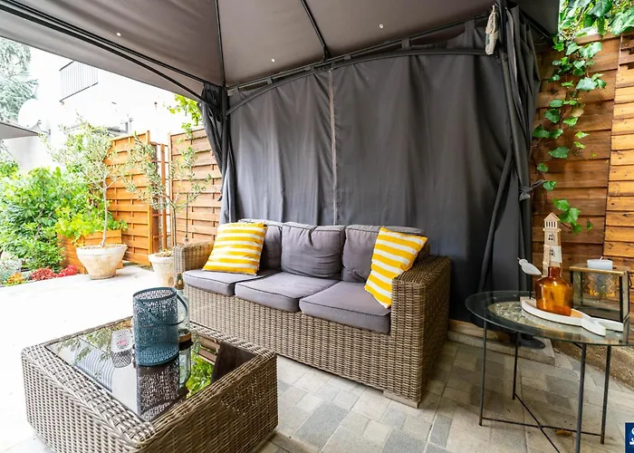 Colosseum Garden Apartman *