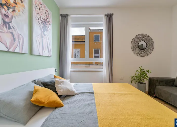 Colosseum Garden Apartman *